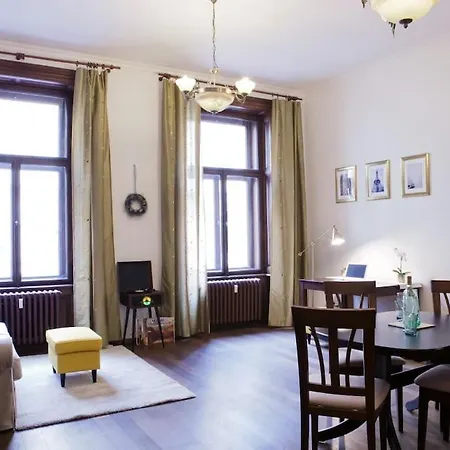 Rhythm And Style In Center Andel Lejlighed *